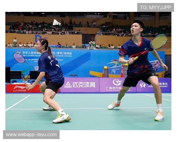 双打羽毛球比赛解析:技巧与团队配合的完美融合 双打羽毛球比赛解析:技巧与团队配合的完美融合