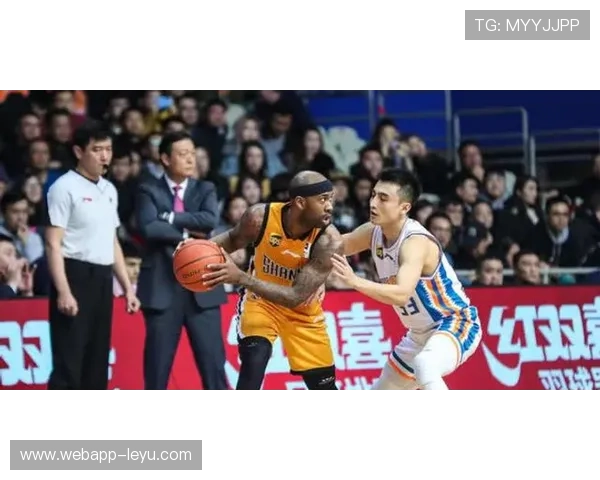 小图拉姆前场支点作用凸显,助球队掌控比赛节奏 小图拉姆前场支点作用凸显,助球队掌控比赛节奏